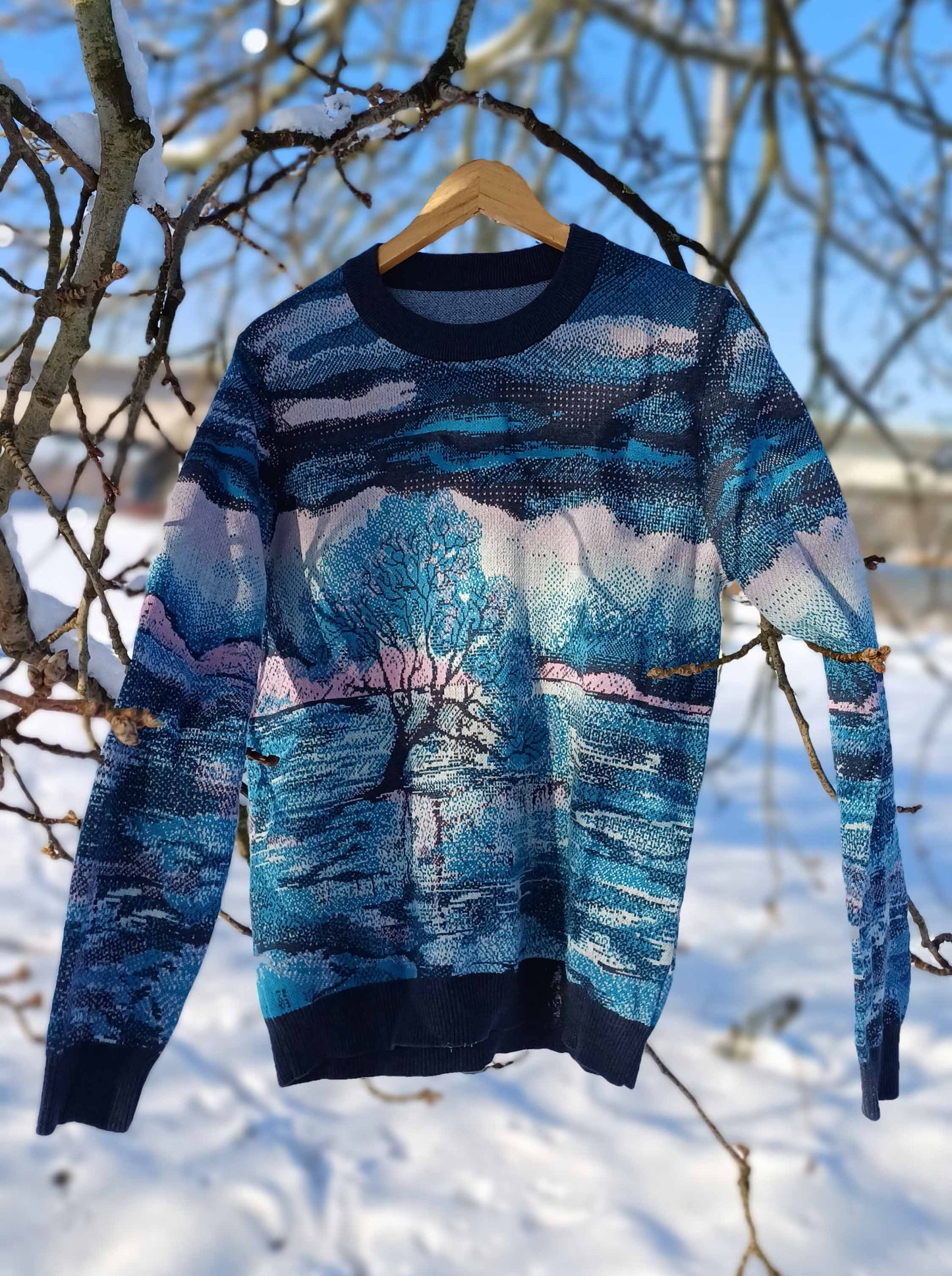 Unisex Strickpullover – Baum der Seen (Winter Nacht) – Rundhalsausschnitt, klassische Passform