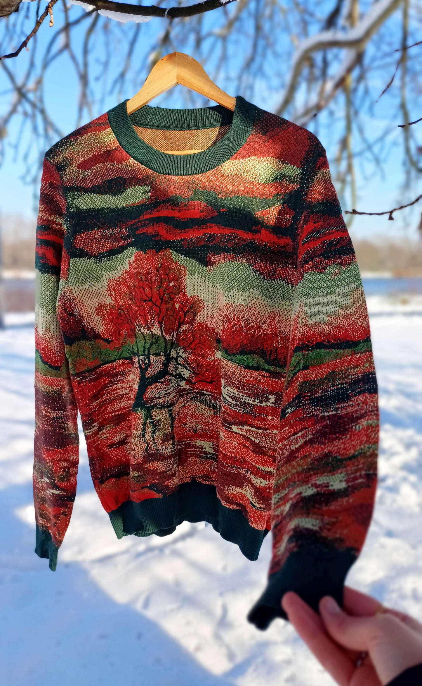 Unisex Strickpullover – Baum der Seen (Herbst Dämmerung) – klassische Passform mit Rundhalsausschnitt